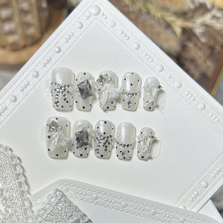 Elegant Rhinestone-Adorned Press-On Nail Set Stornfield
