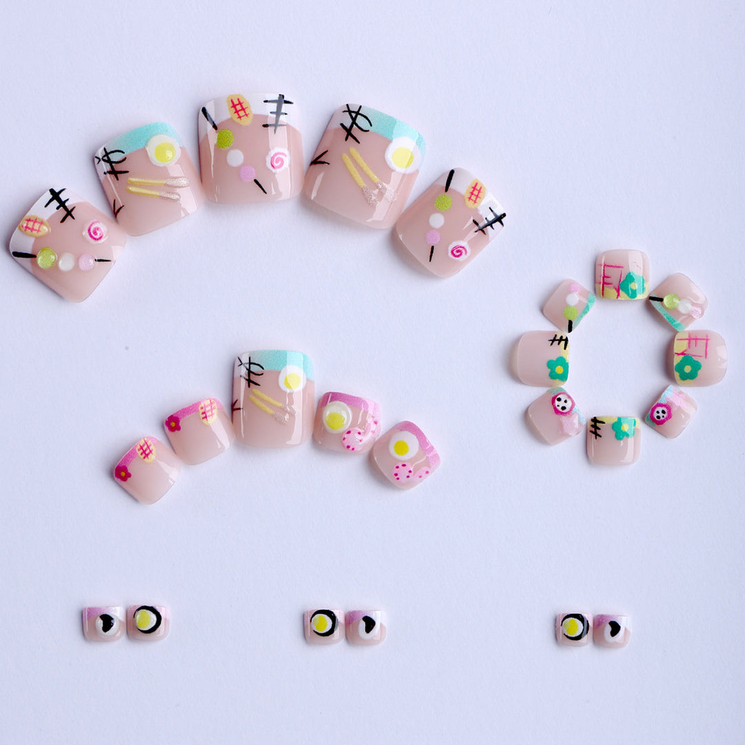 Artistic toenails with creative motifs Stornfield