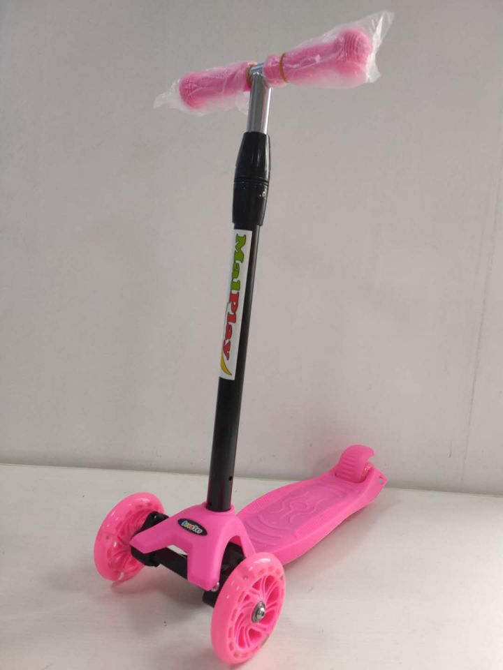 Tri-Wheel Stability Scooter Stornfield