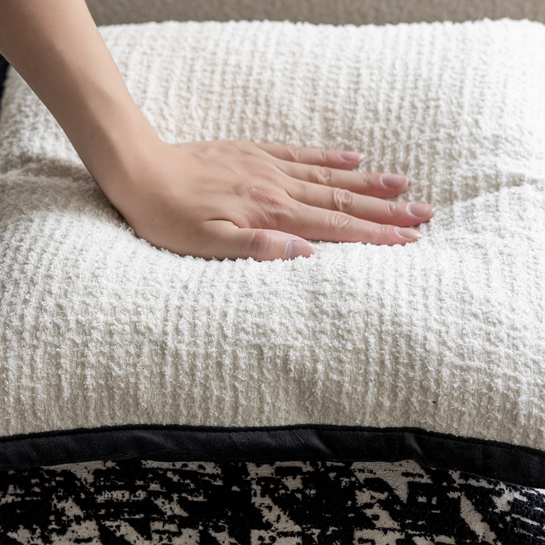 Structured decorative cushions