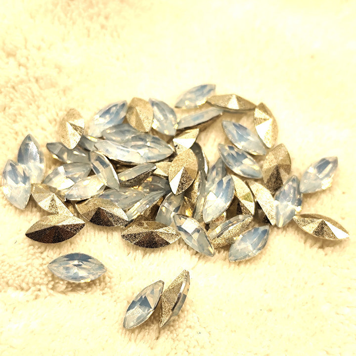 Glittering acrylic gemstones Stornfield