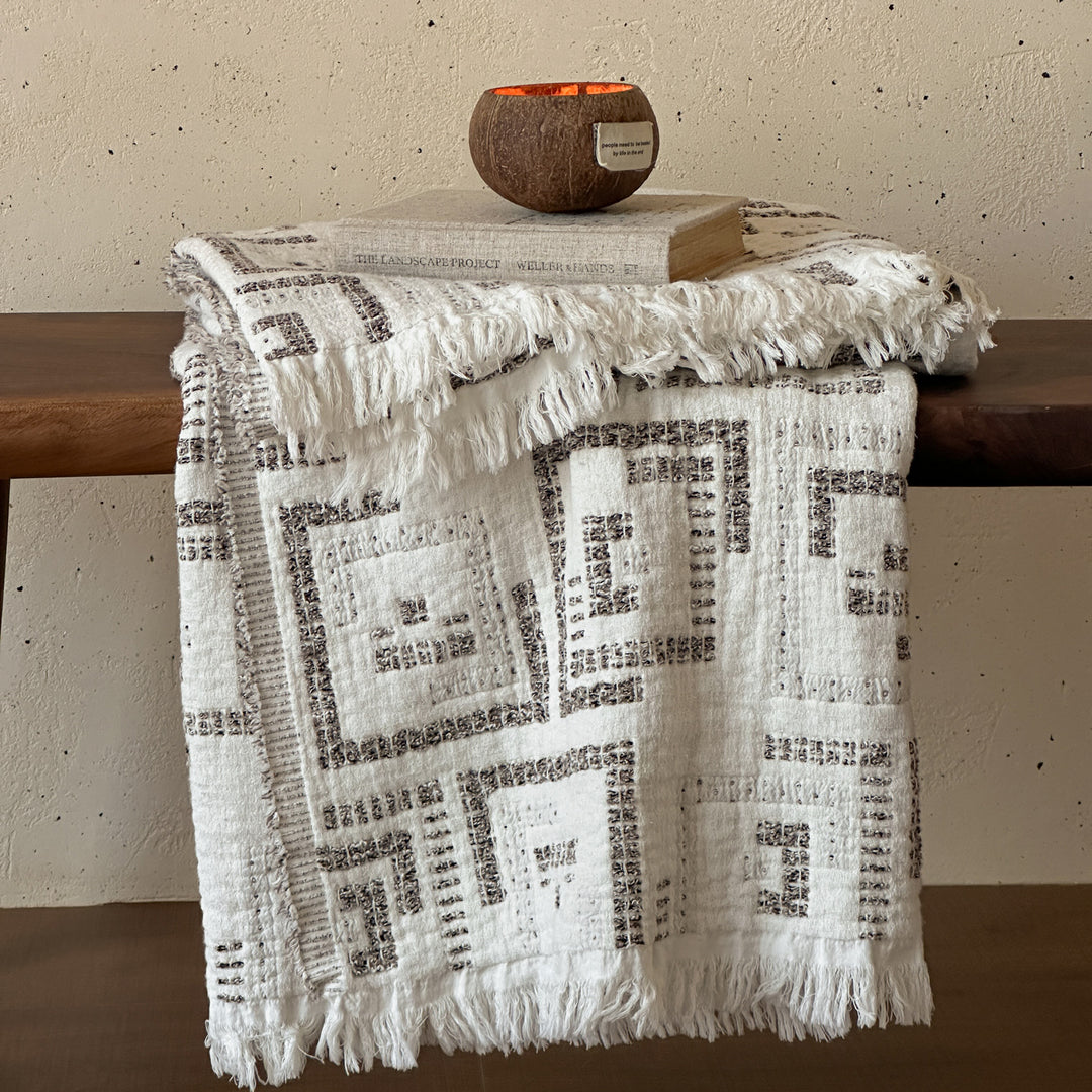 Decorative Woven Cotton Throw Blanket with Geometric Handloom Texture and Fringed Edges