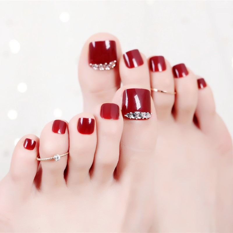 Acrylic nail set with elegant nail art and sparkle elements Stornfield