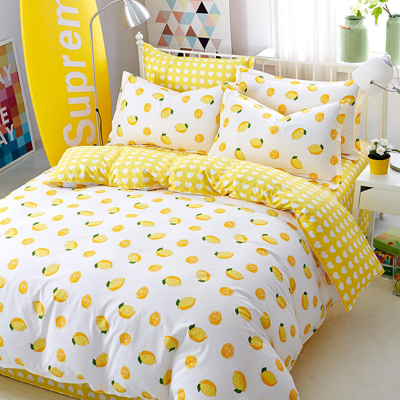 Playful Bear Checkered Comforter Set