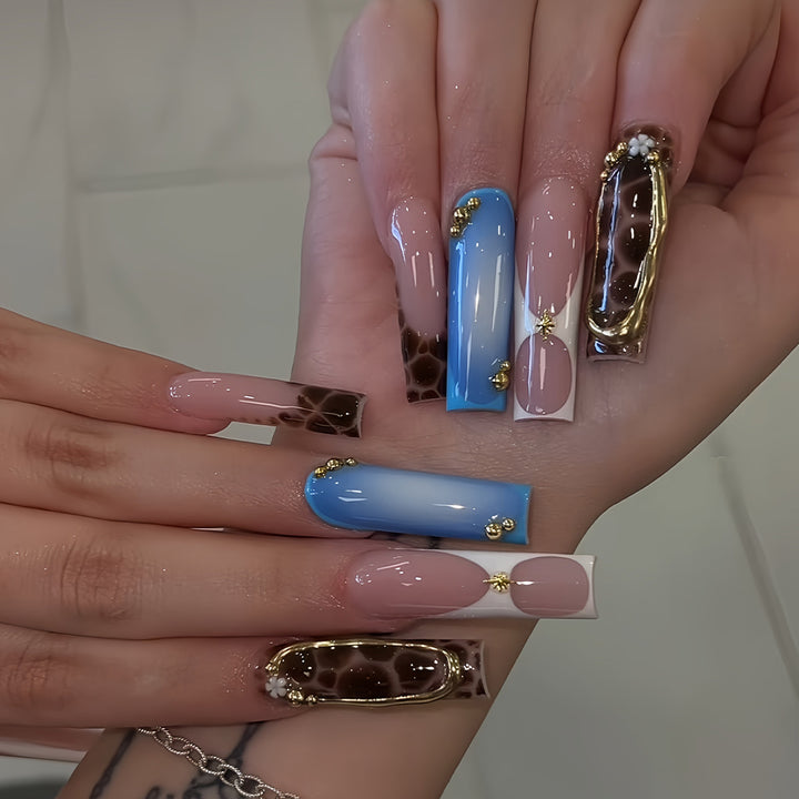 Artistic Press-On Nail Set with Unique Giraffe Pattern Stornfield