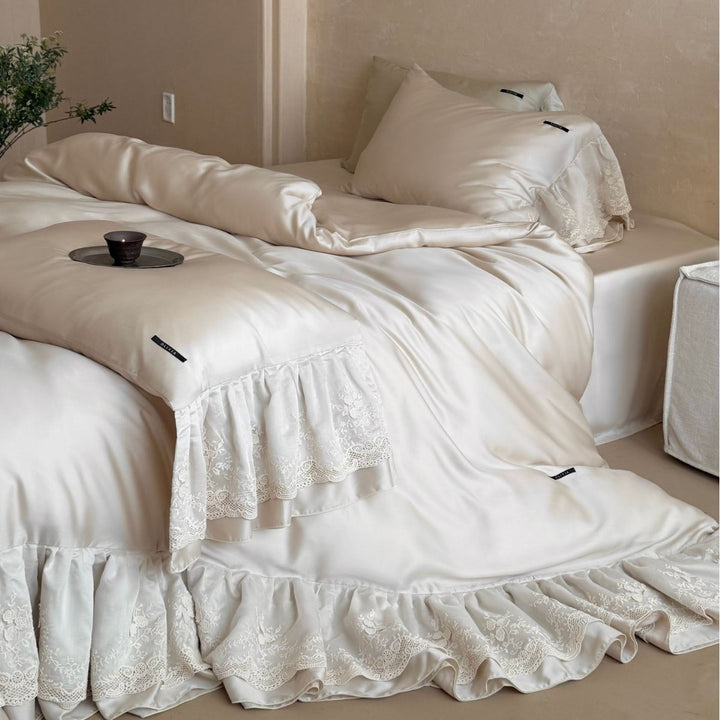 Luxury Satin-Feel Ruffled Lace-Trim Duvet Cover Set with Deep Skirt