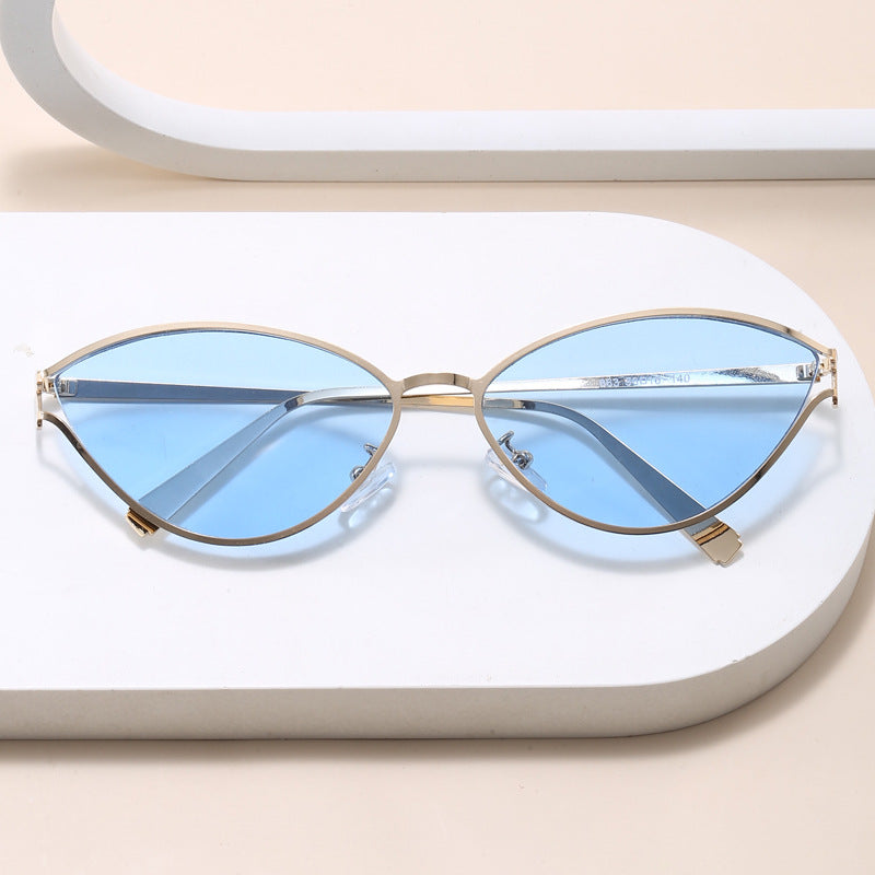 Fashionable Cat-Eye Sunglasses with Thin Metal Frame Stornfield