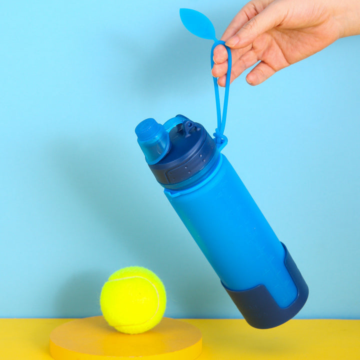 Women's foldable silicone drinking bottle with secure closure Stornfield