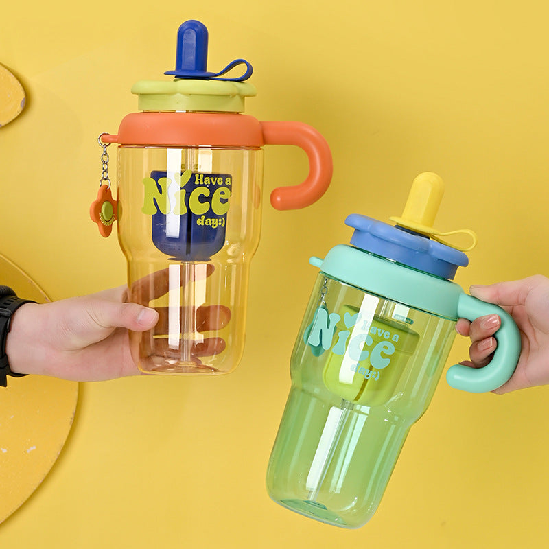 Unisex drinking cup with integrated straw and spill protection Stornfield