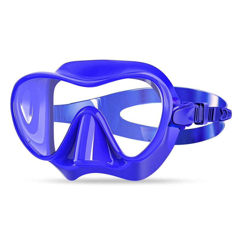 Diving mask with flexible silicone edge and clear field of vision Stornfield