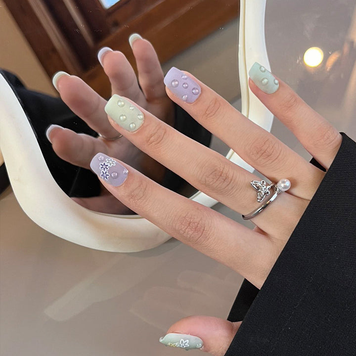 Decorative 3D Press-On Nails Stornfield