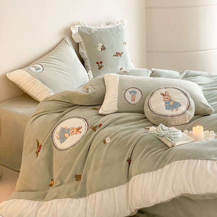 Soft-Touch Velvet-Feel Duvet Cover Set with Appliqué Rabbit Motifs & Ruffled Shams
