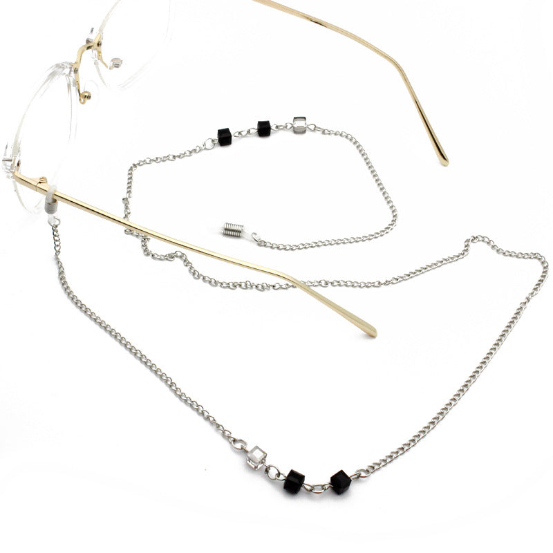 Fashionable glasses holder chain with elegant details Stornfield