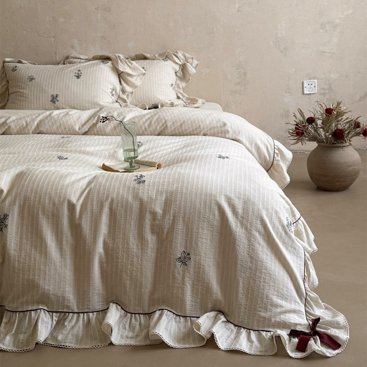 Ruffled Embroidered Cotton-Linen Duvet Cover Set with Decorative Bow