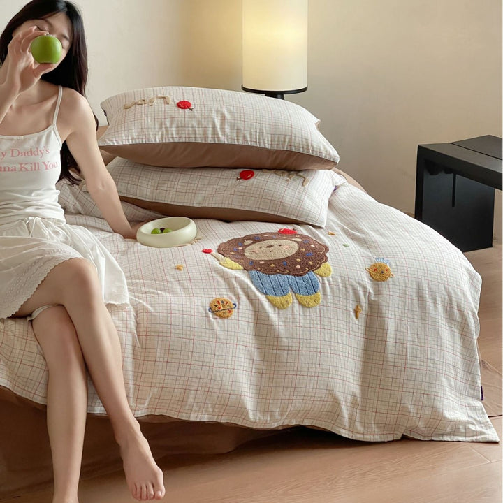 Playful Tufted Appliqué Cotton Duvet Cover Set with Microdot Print