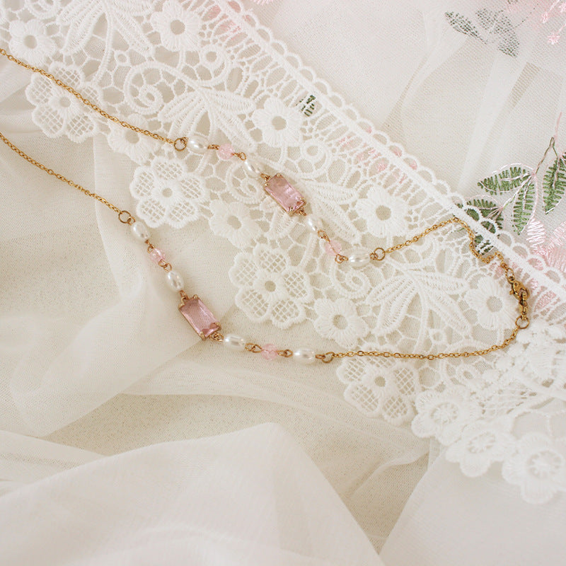 Elegant necklace with pearls and pink accents Stornfield
