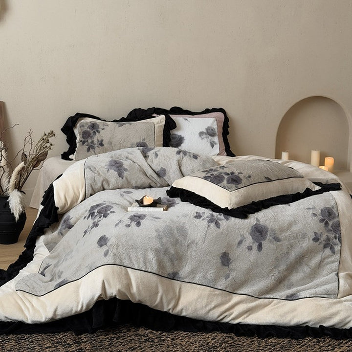 Microfleece bedding set with floral velvet look, frill pillow and extra soft cuddle surface