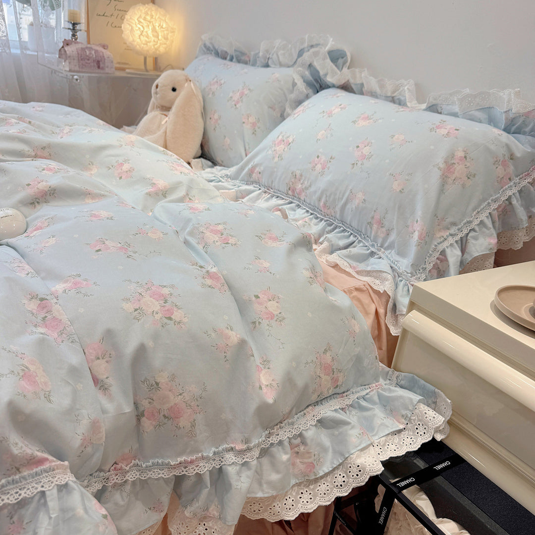Romantic bedding set with lace ruffle, frills and fine rose stripe