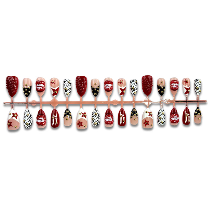 Glamorous Press-On Nail Art Set with Stylish Patterns