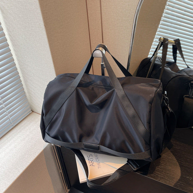 Leisure travel bag with multiple inner compartments Stornfield