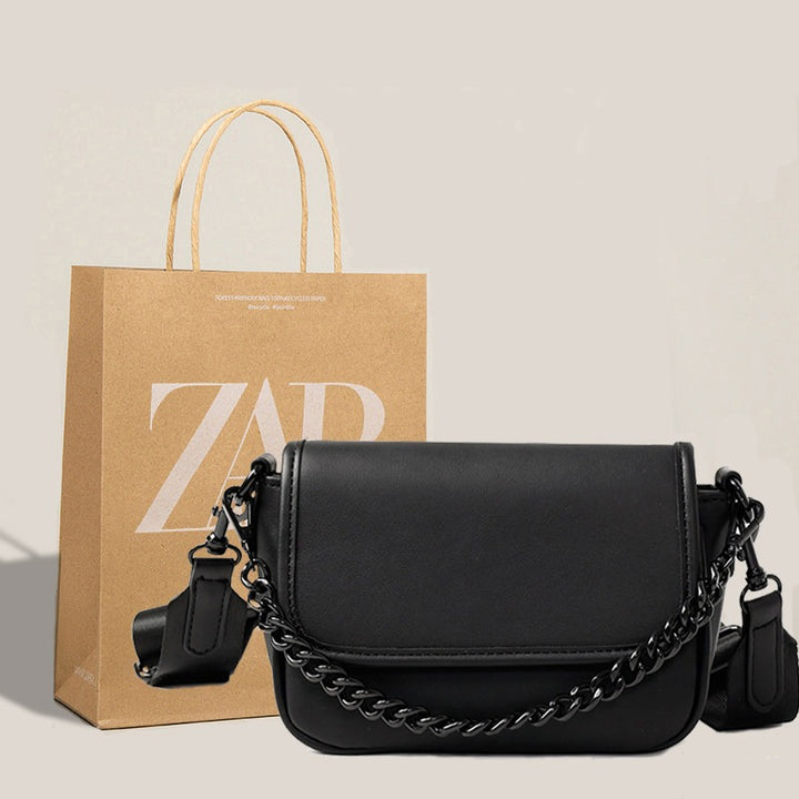 Elegant crossbody bag with chain shoulder strap Stornfield