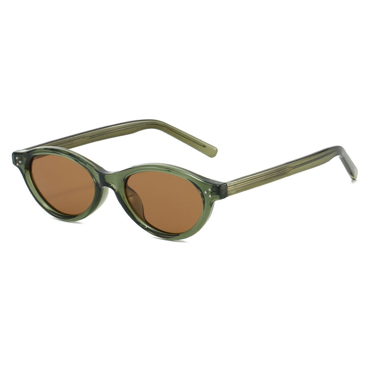 Women Cat-Eye Sunglasses with elegant, transparent frame and UV400 protection Stornfield