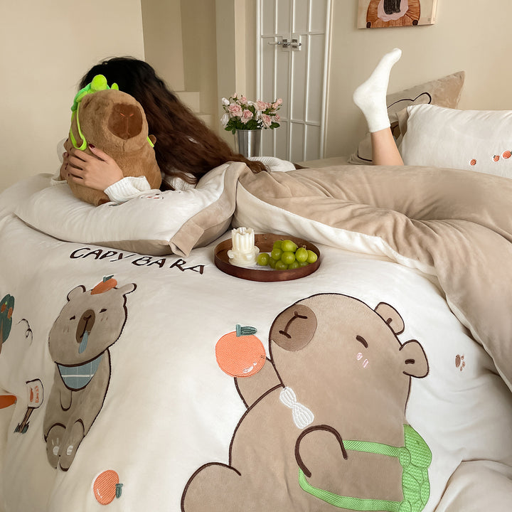 Cozy cotton satin duvet cover set with large capybara illustration