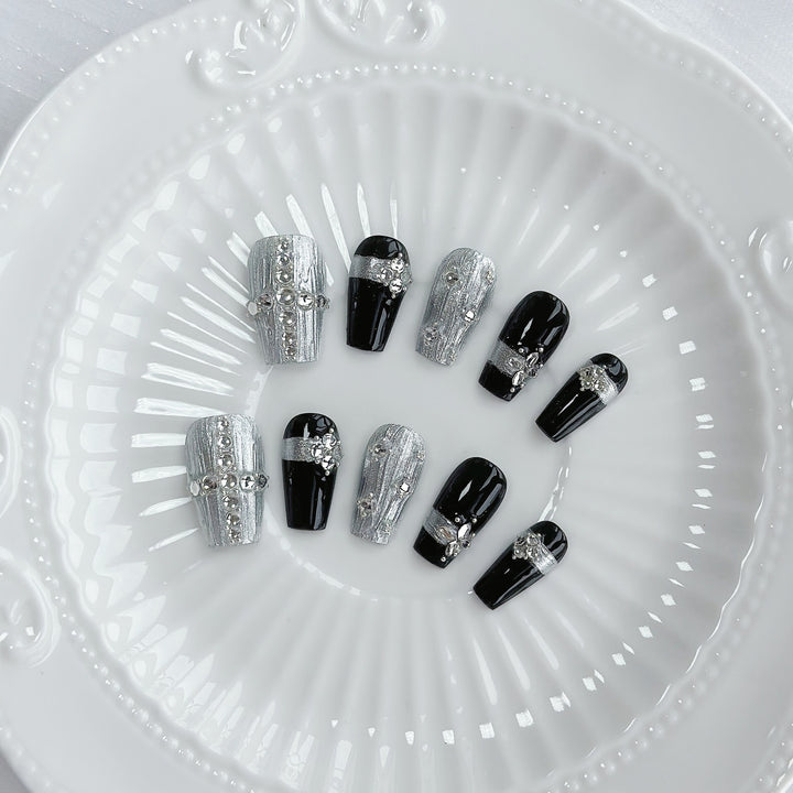 Decorative Press-On Nail Art Set with Luxurious Silver and Black Embellishments