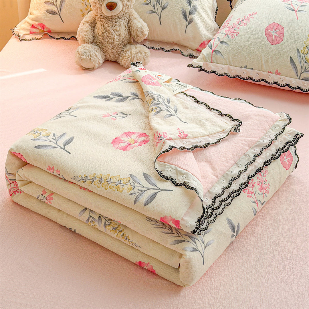 Flower Patterned Quilted Bedspread Set