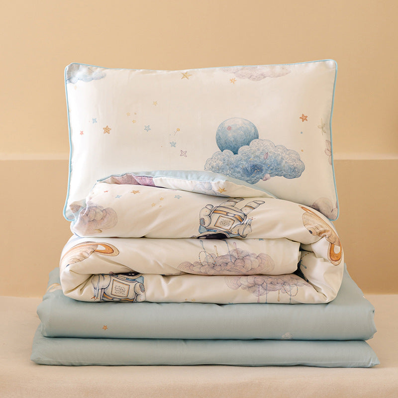 Children's bedding set with heavenly watercolor planet and cloud design made of cotton satin