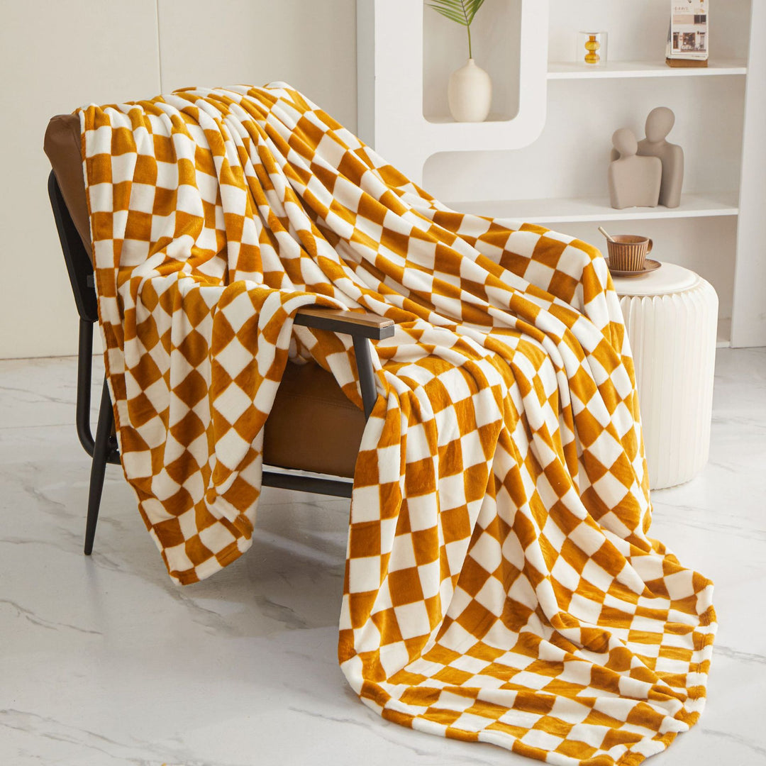 Cozy Checkered Fleece Blanket