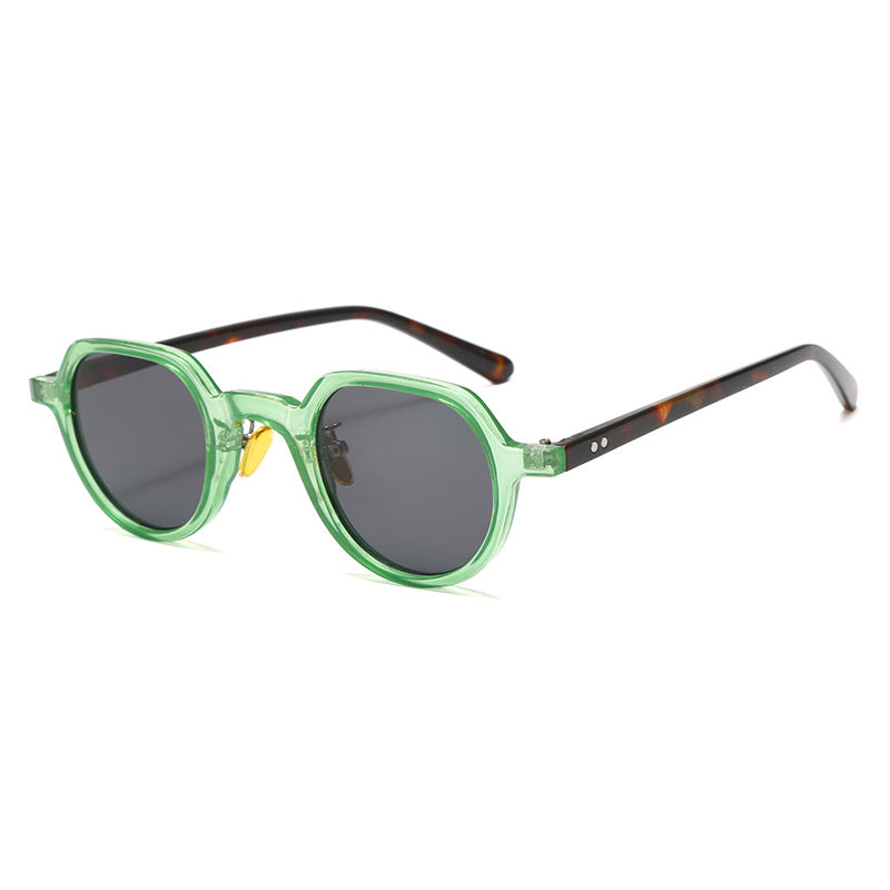 Women's round sunglasses with modern plastic frame and UV protection Stornfield