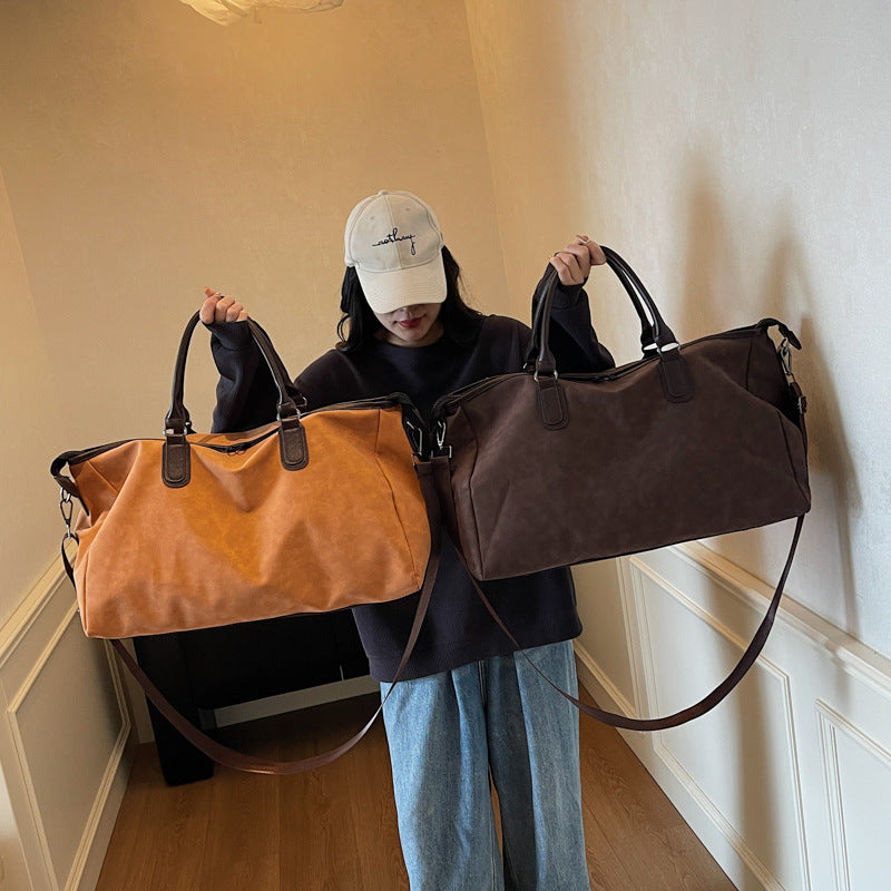 Leisure travel bag with durable material and multiple compartments Stornfield