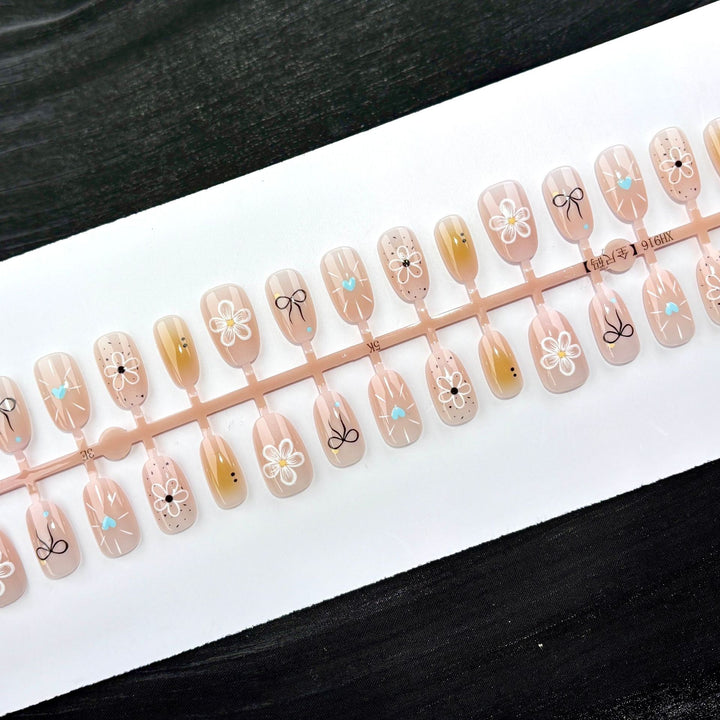 Artistic Flower-Designed Press-On Nail Set