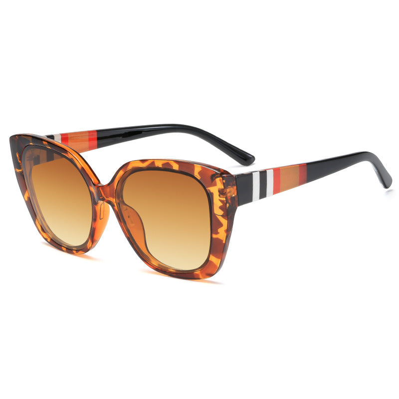 Women's fashionable glasses in striking retro style Stornfield