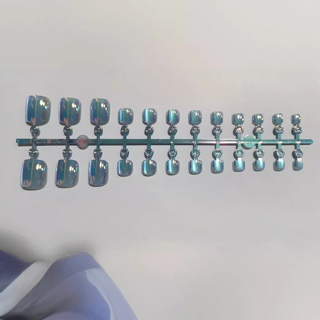 Artistic Press-On Nail Set with Iridescent Finish Stornfield