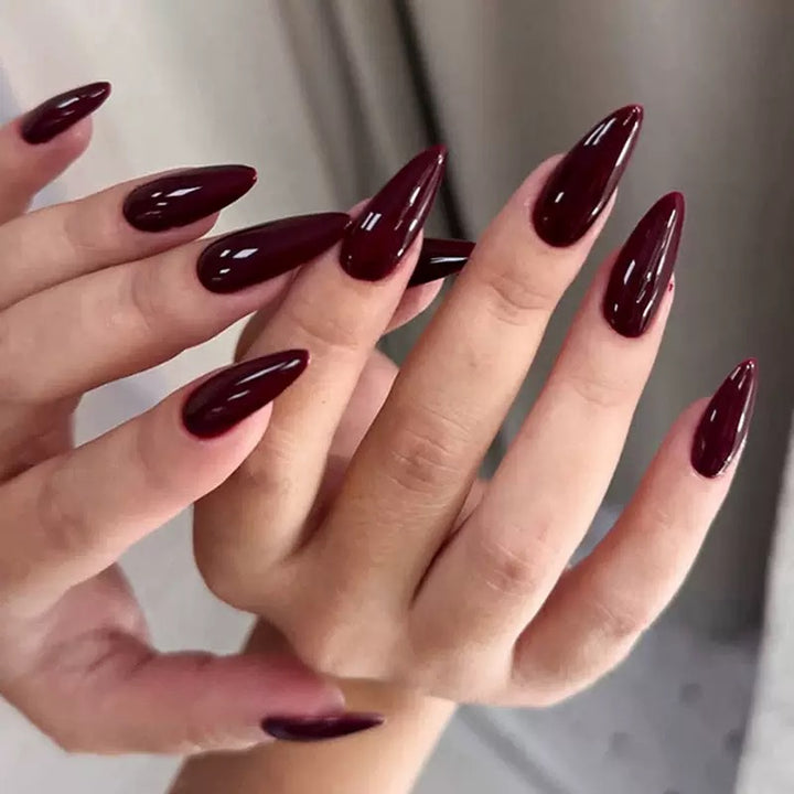 Acrylic nail set with elegant pointed accents Stornfield