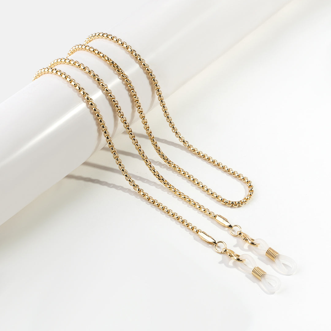 Elegant Chain Eyewear Holder Stornfield