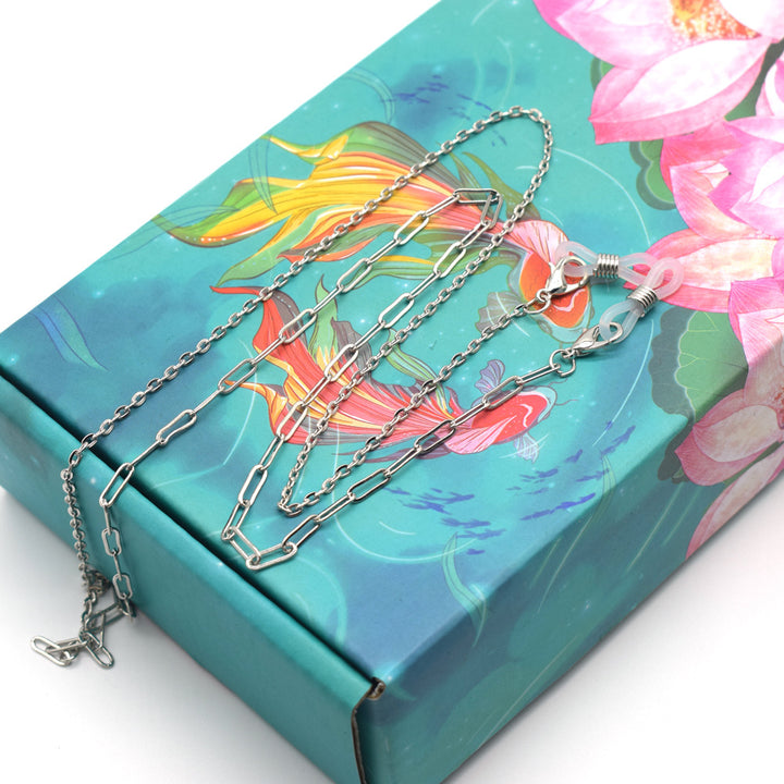 Fashion-Forward Metal Eyewear Chain Stornfield
