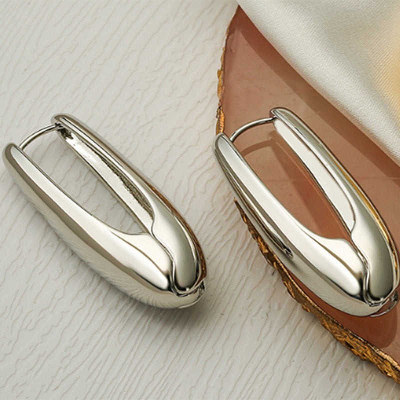 Elegant and Stylish Earrings Stornfield