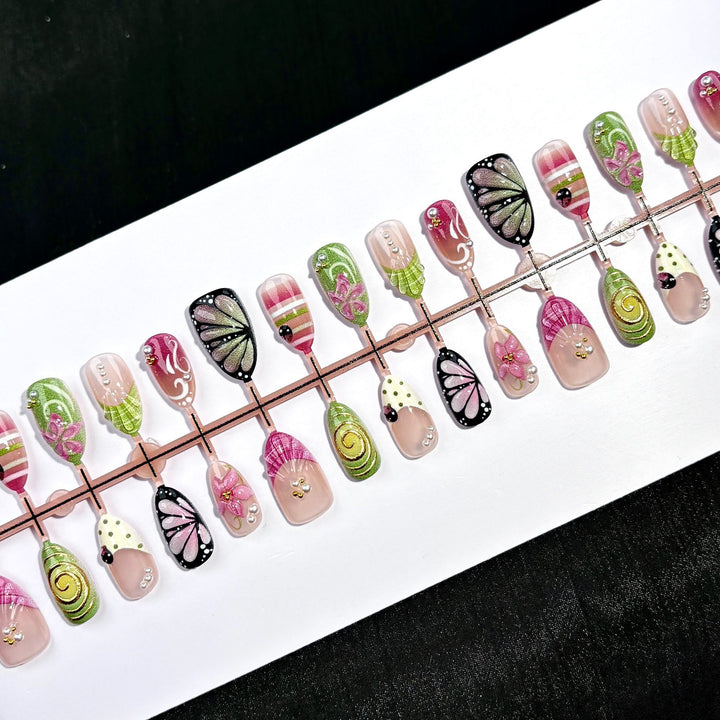 Elegant Polka Dot and Lace Press-On Nail Set