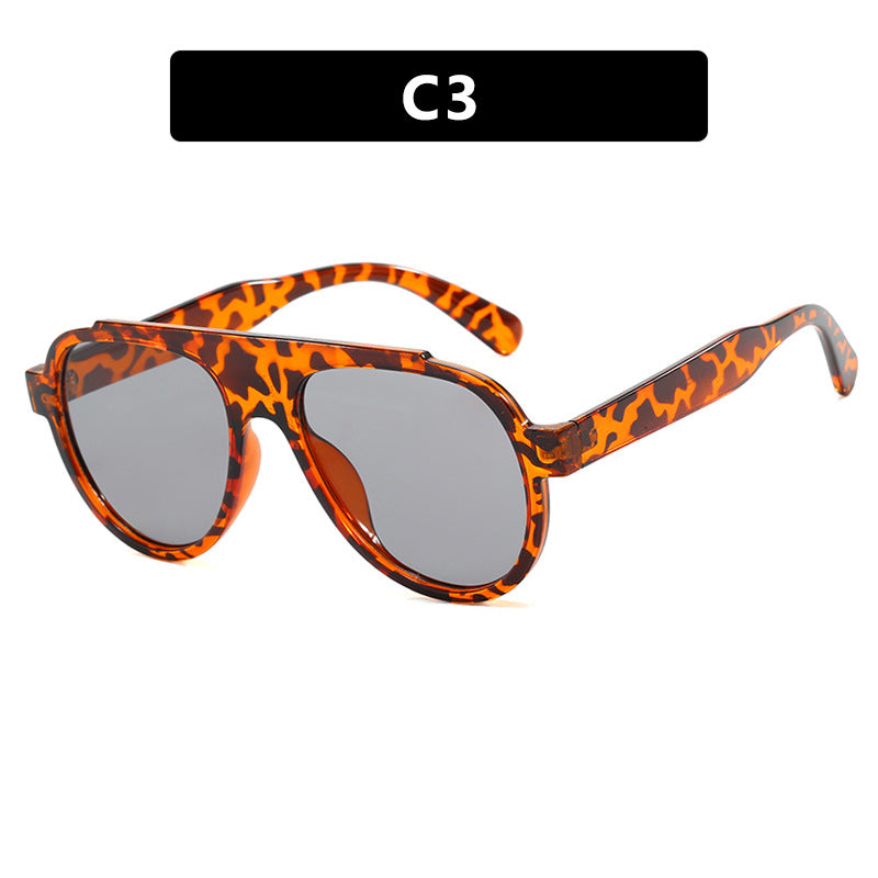 Women's stylish black sunglasses in modern design Stornfield