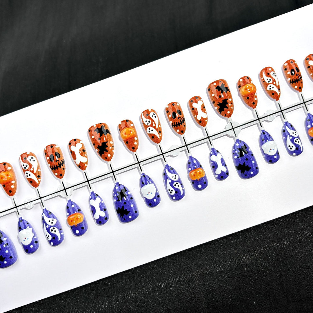 Festive Halloween-Themed Press-On Nail Art Kit