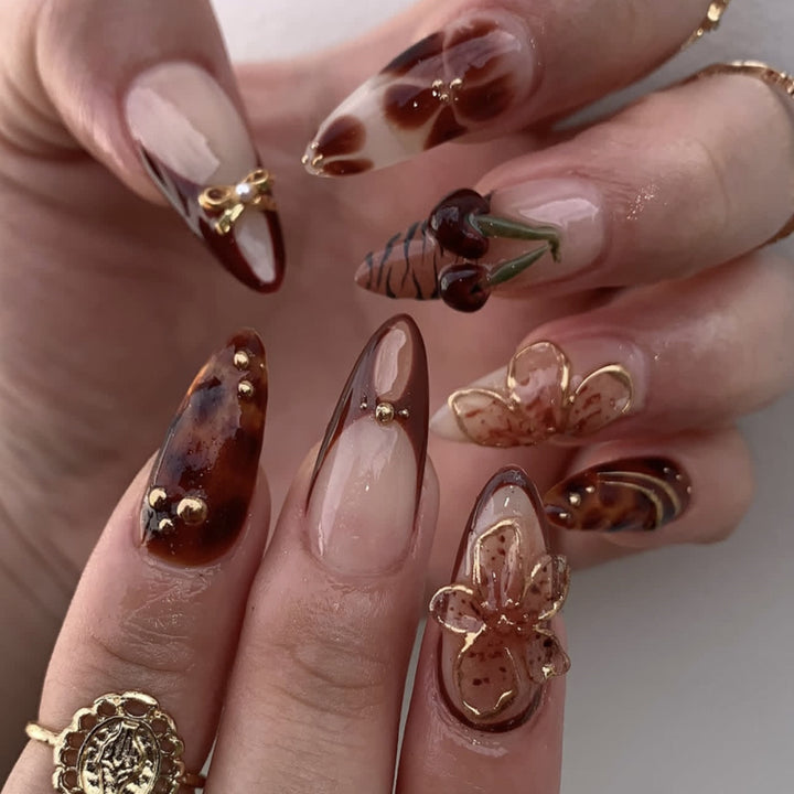 Artful nail art with floral accents Stornfield