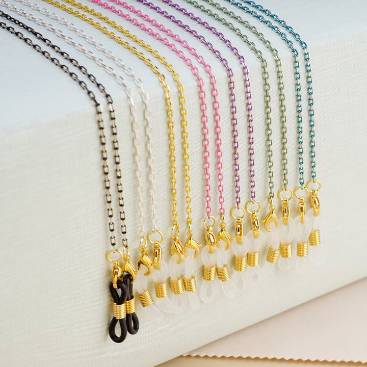 Elegant Link Chain Eyewear Holder Stornfield