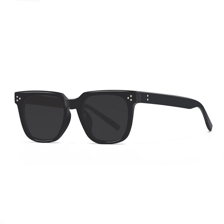Ladies fashionable sunglasses with sturdy frame and UV protection Stornfield