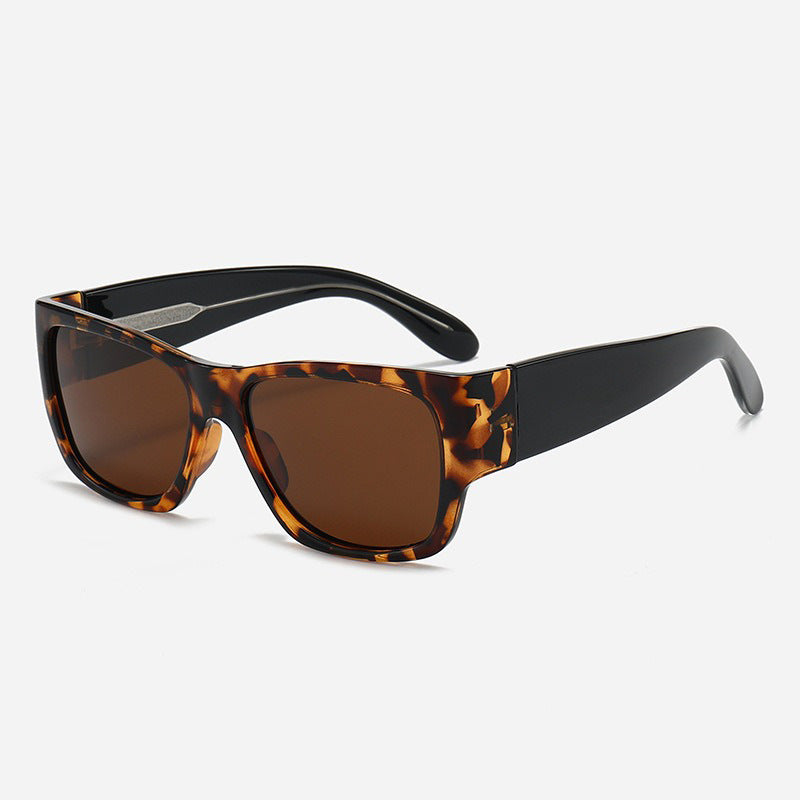 Women trendy sunglasses in minimalist design Stornfield