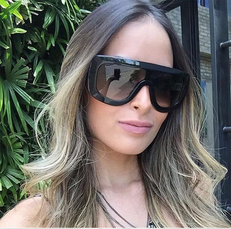 Women's sporty oversized sunglasses with futuristic design Stornfield
