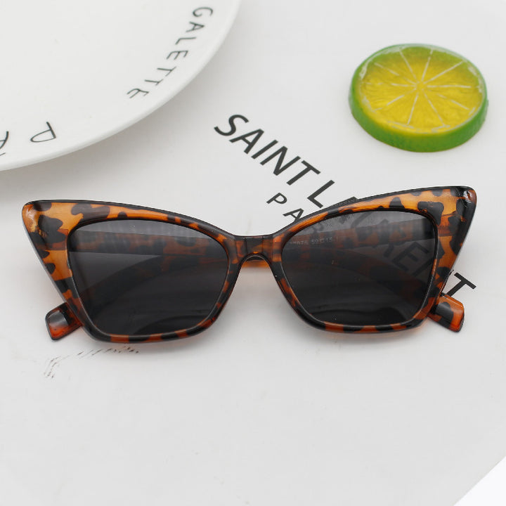Women's Fashion Cat-Eye Sunglasses with High-Quality Frame Structure Stornfield