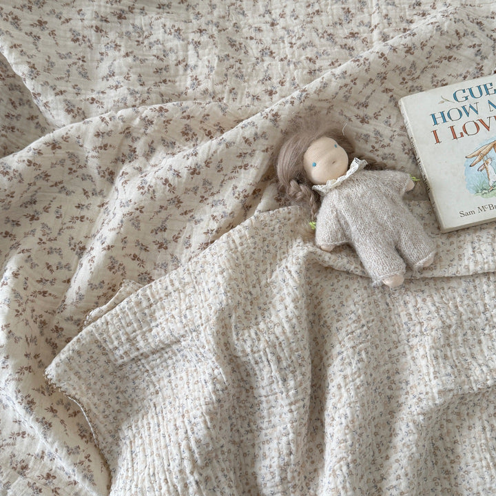Unisex Cozy Muslin Blanket with Delicate Flower Pattern Stornfield